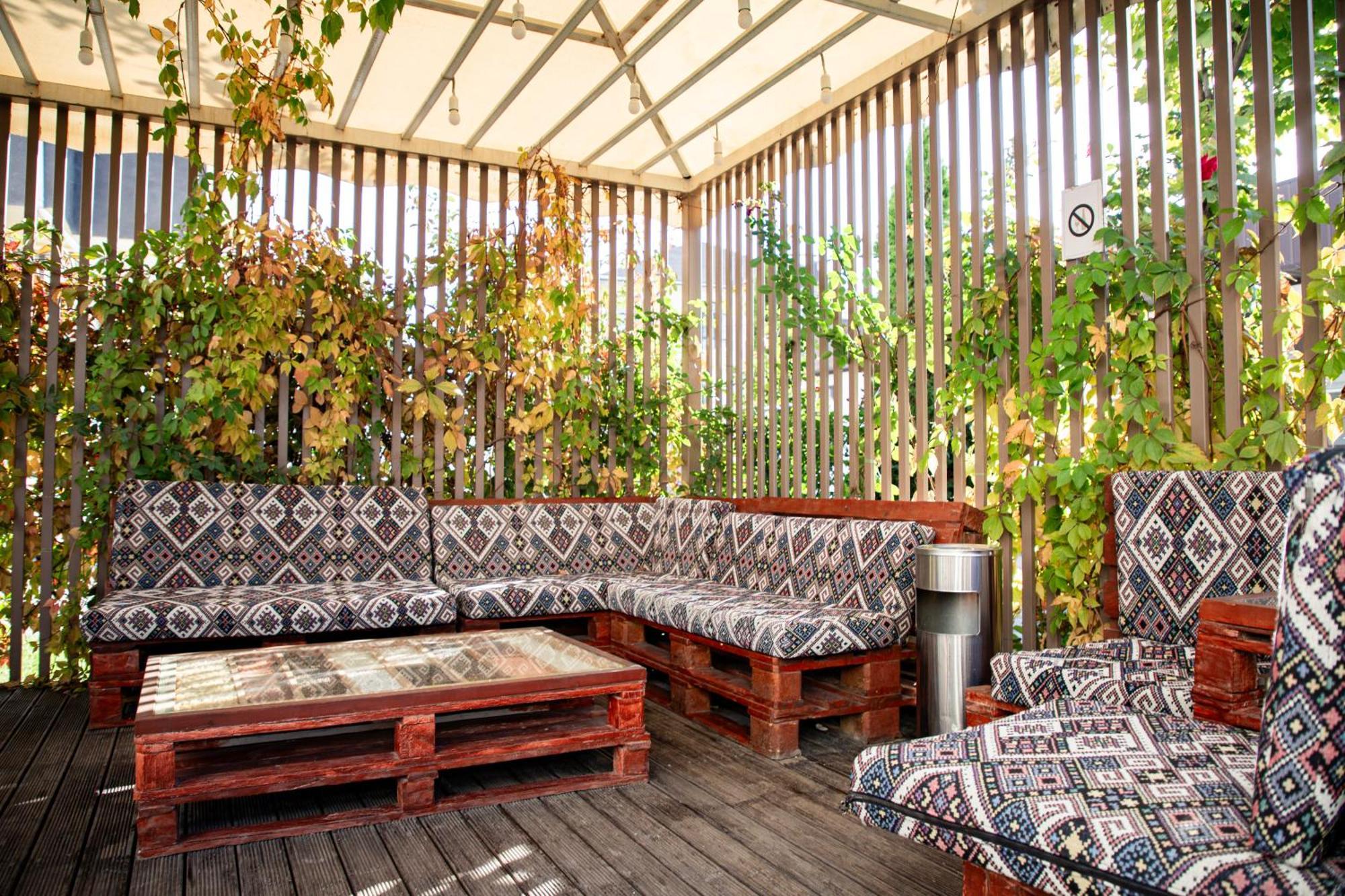 Casablanca Apart Hotel Biskek Kültér fotó