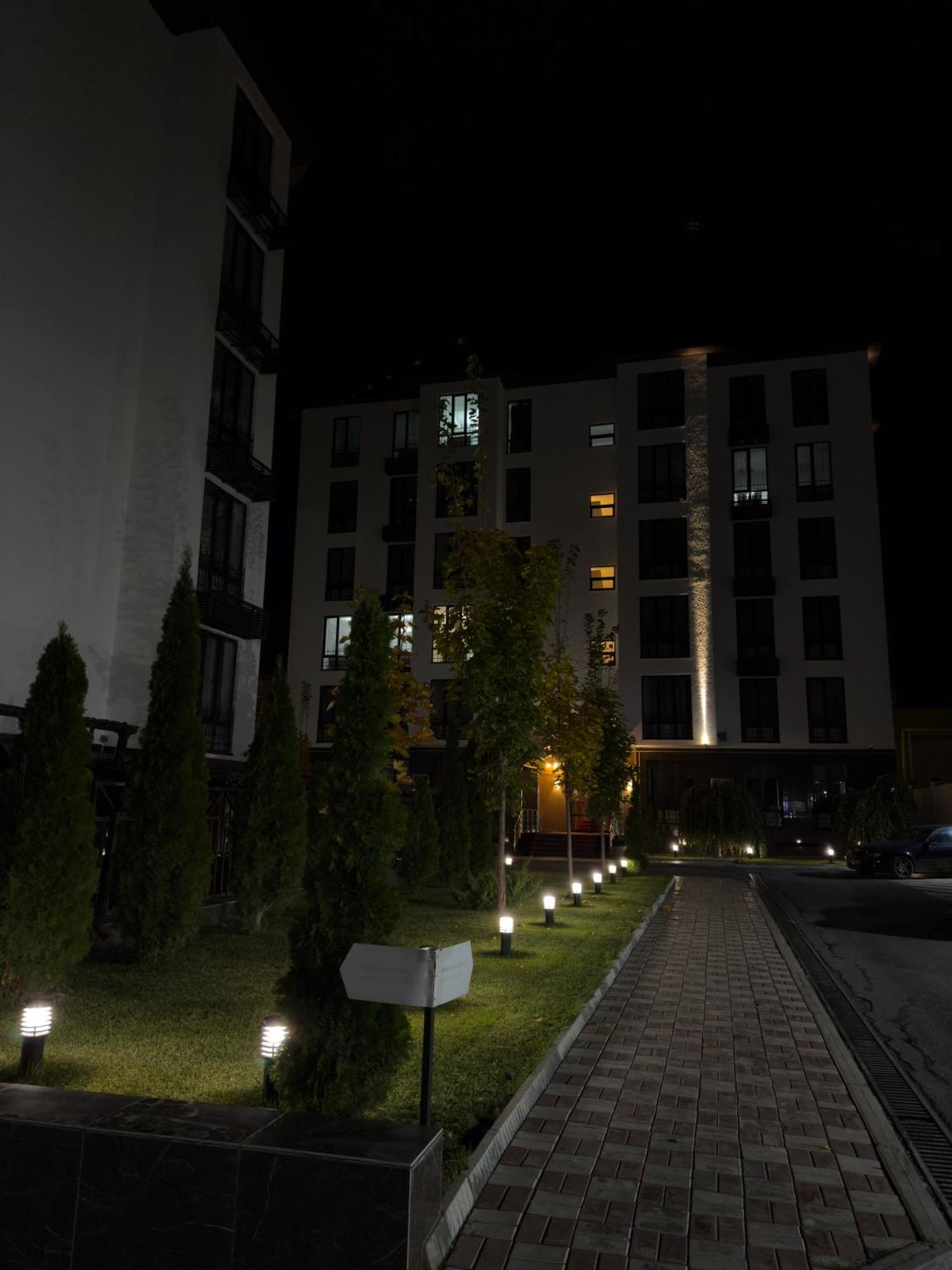 Casablanca Apart Hotel Biskek Kültér fotó