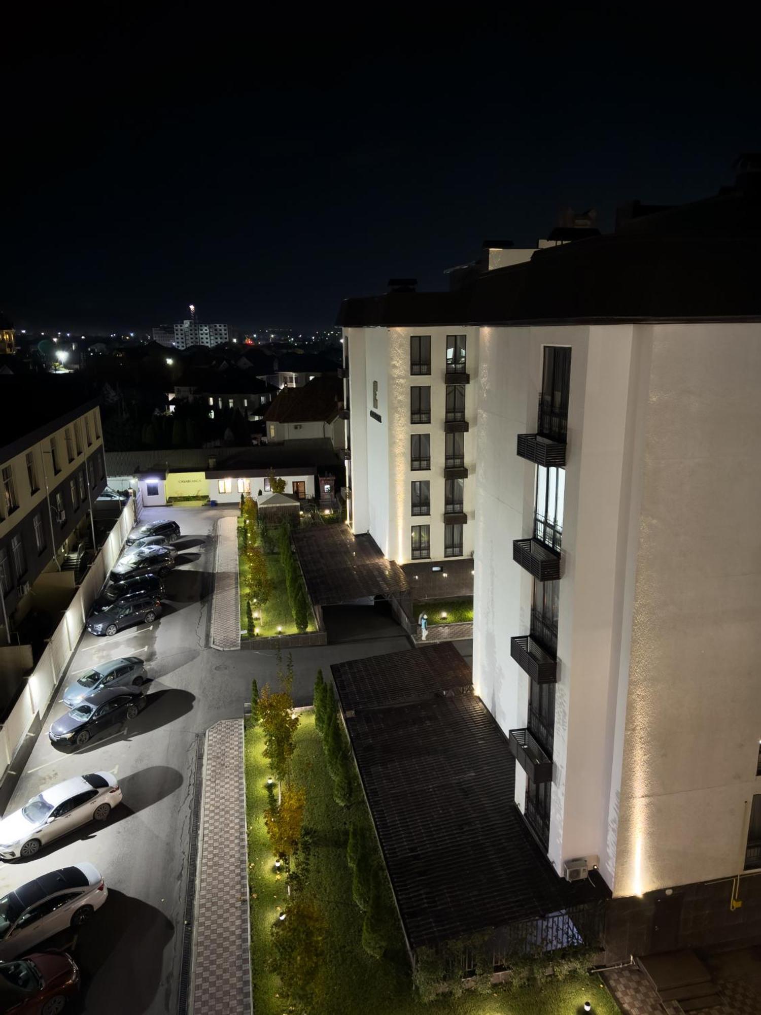 Casablanca Apart Hotel Biskek Kültér fotó