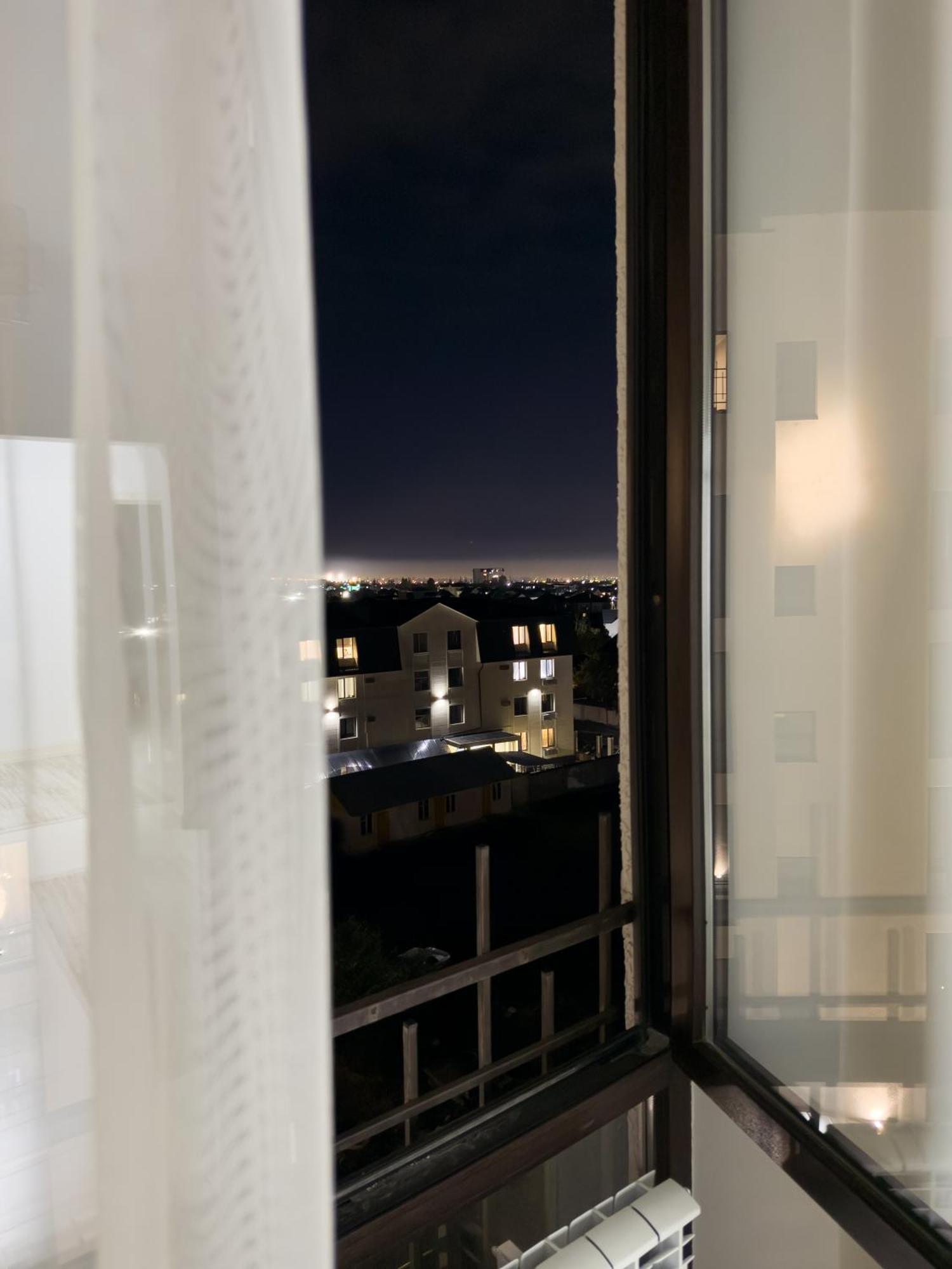 Casablanca Apart Hotel Biskek Kültér fotó