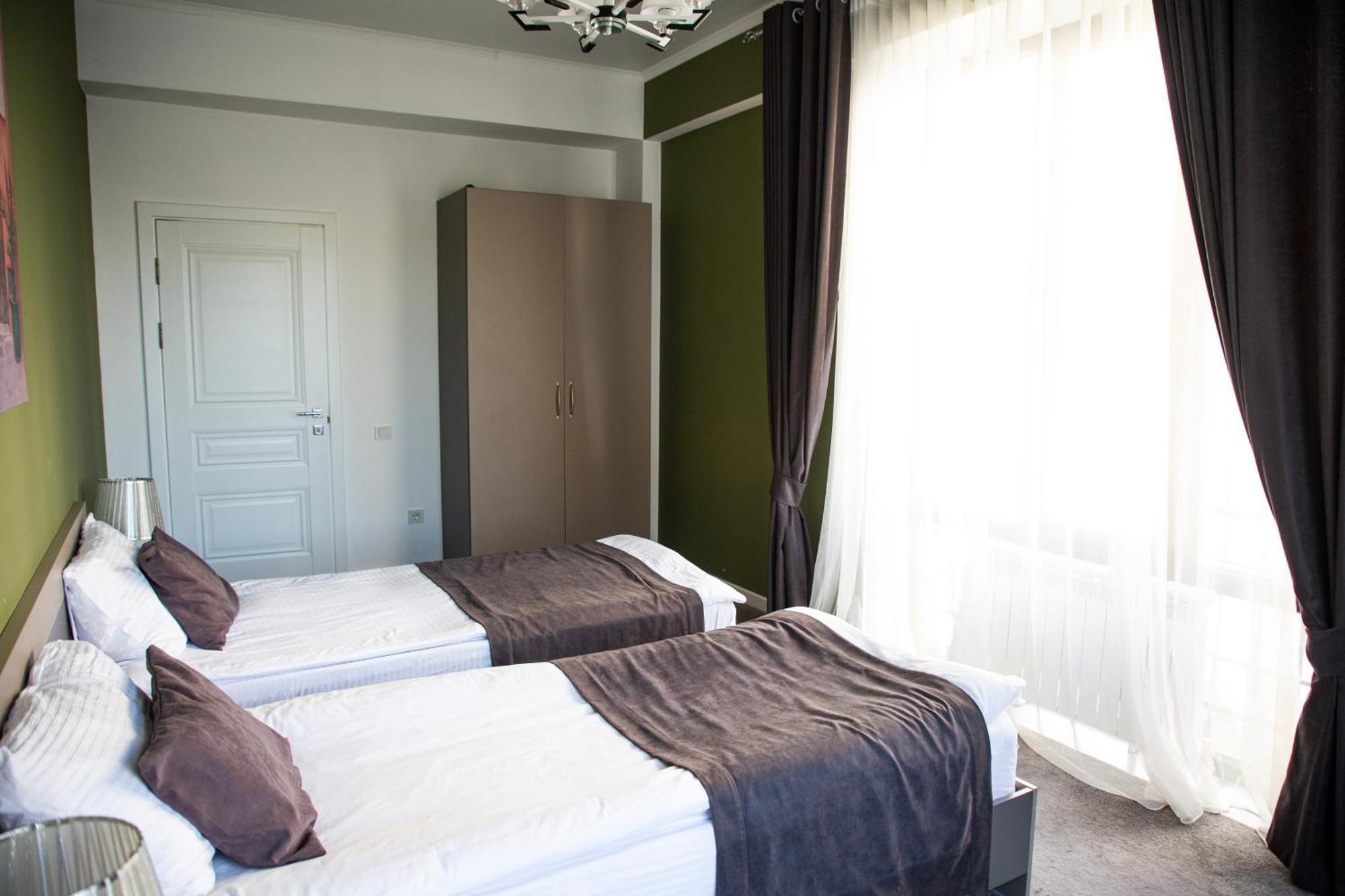 Casablanca Apart Hotel Biskek Kültér fotó