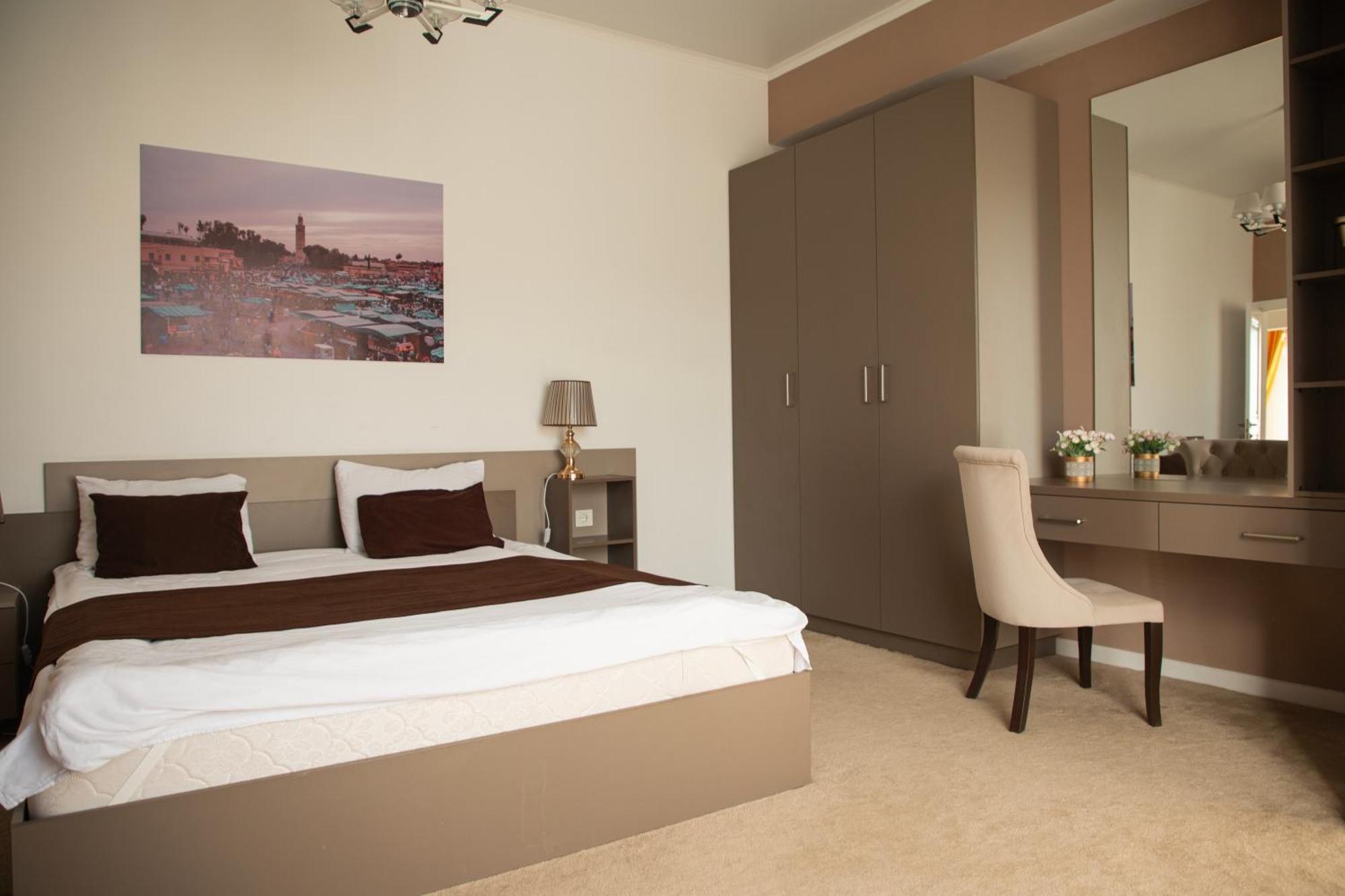 Casablanca Apart Hotel Biskek Kültér fotó